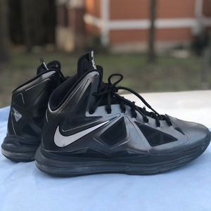 SOLD 🛑Nike Lebron X